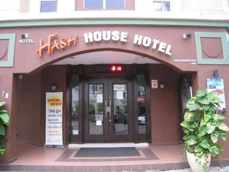 Oyo 1192 Hash House Hotel Malacca Kültér fotó